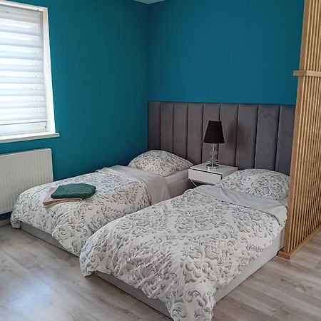 Apartament Z Lozem Malzenskim - Bezplatny Parking Poznań Esterno foto