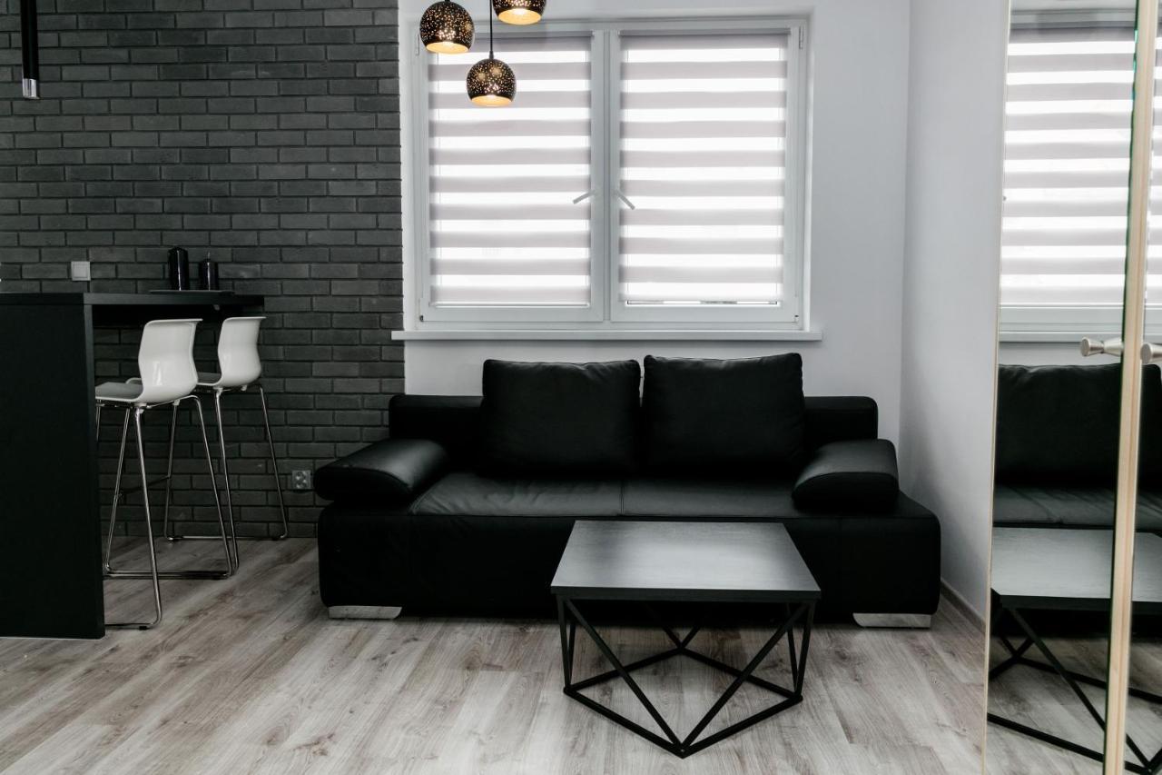 Apartament Z Lozem Malzenskim - Bezplatny Parking Poznań Esterno foto