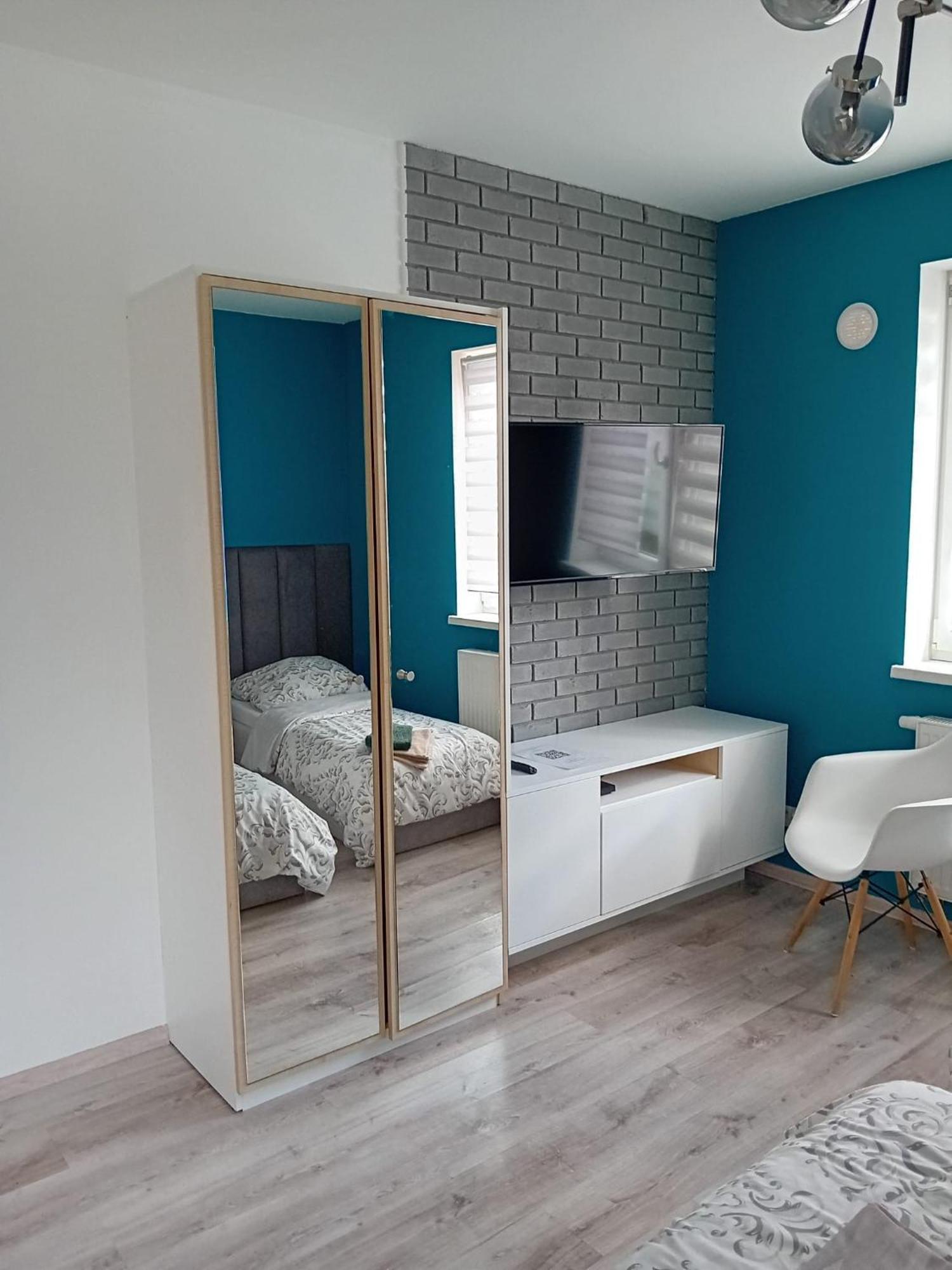 Apartament Z Lozem Malzenskim - Bezplatny Parking Poznań Esterno foto